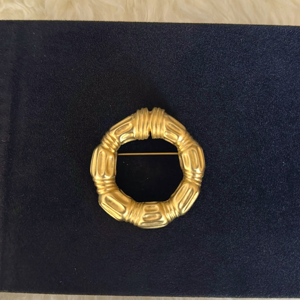 Rare Vintage Classic Brushed 18k Gold Plated Givenchy Carved Brooch- 1980s 465$